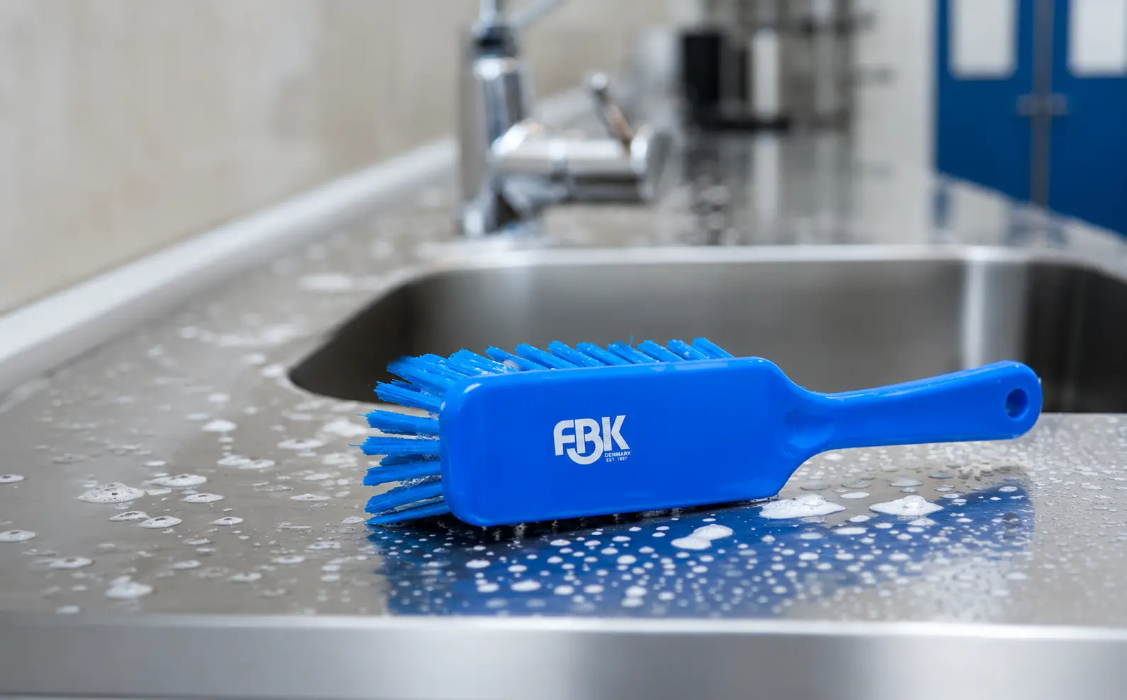 Cepillo FBK para limpieza profesional de superficies